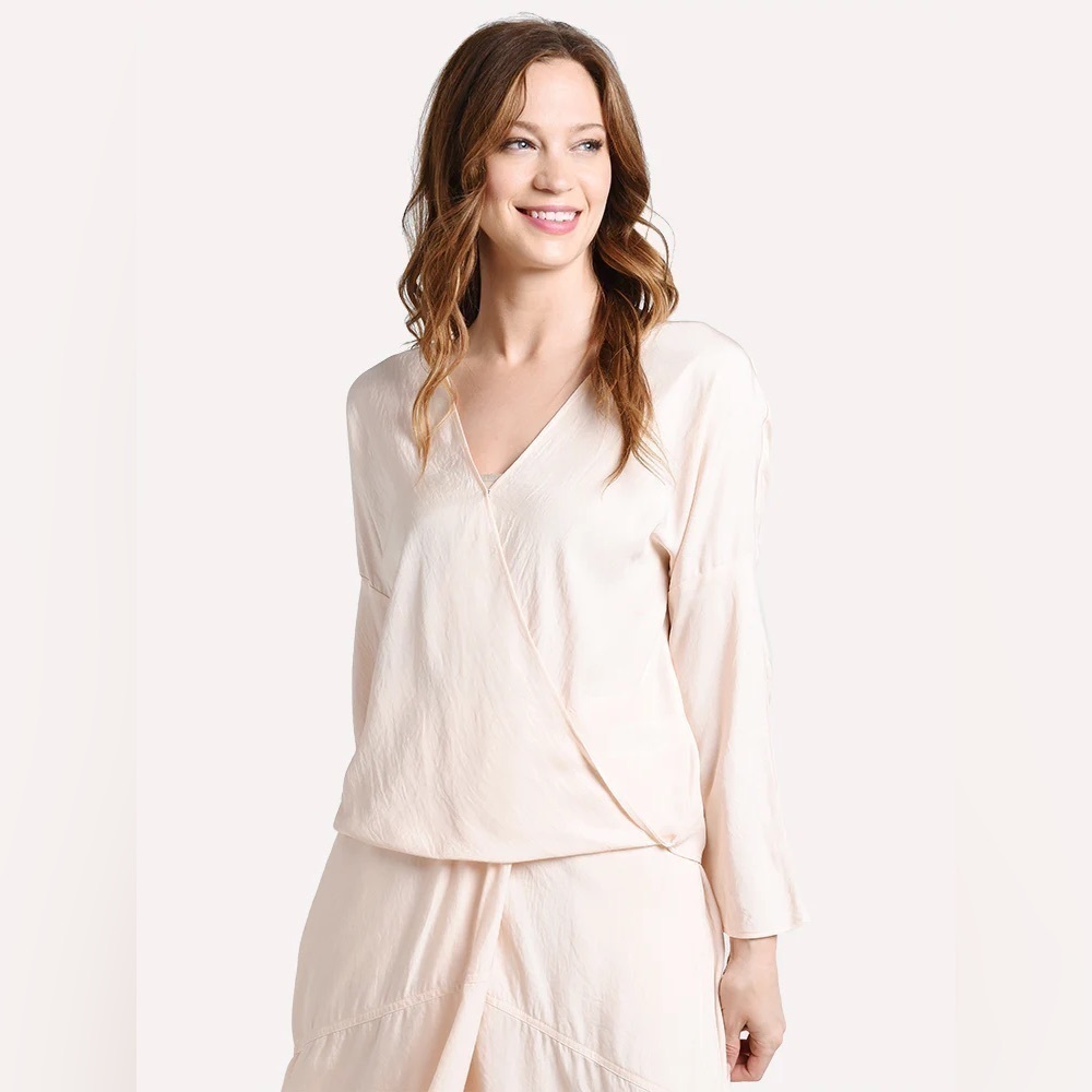 Vince / Crossover silk Satin Blouse pale Blush pink top Drape L